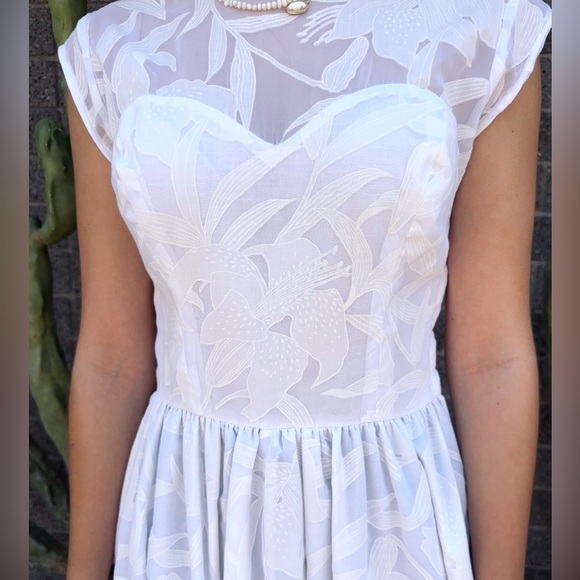 Gorgeous s.g.gilbert White Dress - Picture 16 of 16